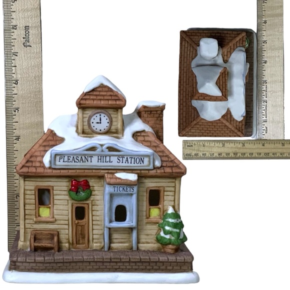 Vintage Christmas Village Pleasant Hill Train Station Translucent Light Up House - Picture 3 of 16